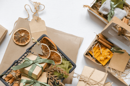 christmas-gift-gift-box-zero-waste-eco-friendly-2023-11-27-04-54-46-utc